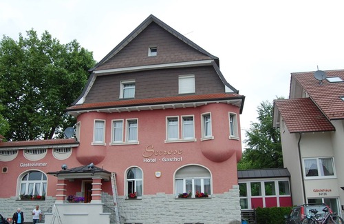 Radolfzell am Bodensee Apartment | Comfortable Doppelzimmer for 2 with Breakfast & Pet Friendly