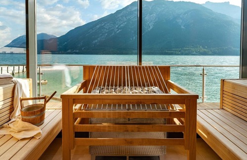 Pertisau House | Comfort Room with Mountain View & Breakfast at Travel Charme