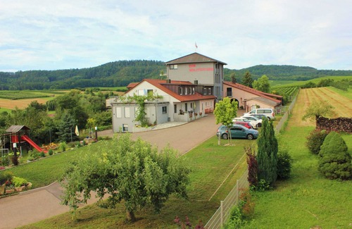 Lehrensteinsfeld Apartment | Comfortable Doppelzimmer at Gästehaus Zum Wolffenturm