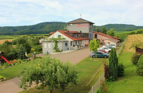 Lehrensteinsfeld Apartment | Comfortable Doppelzimmer at Gästehaus Zum Wolffenturm