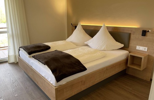 Traben-Trarbach Cottage | Cozy Doppelzimmer 10 at Gäste- und Weinhaus Schatzgarten