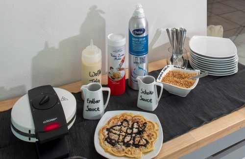 Wangen im Allgaeu Apartment | Cozy Balcony Room for Two with Spa and Breakfast Included