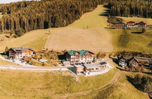 Schladming Apartment | Relaxing Retreat: Doppelzimmer 2 at Posers Bergwelt