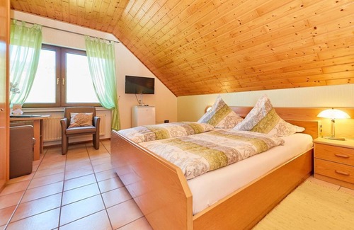 Krov Bed & Breakfast | Doppelzimmer 3 - Gäste- und Weinhaus Haus Schatzgarten