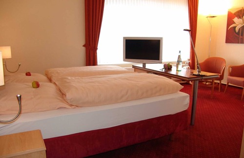 Nordkehdingen House | Comfortable Doppelzimmer 3 at Witt's Gasthof zur Post