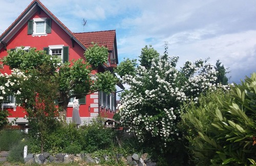 Hagnau Apartment | Comfortable Doppelzimmer Twin: Breakfast & Family-Friendly