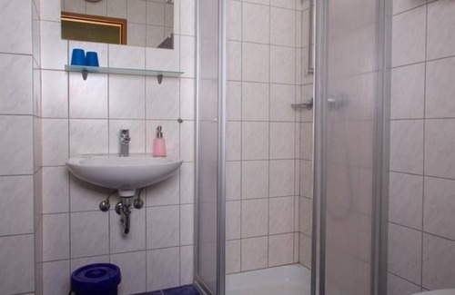 Morbisch am See Bed & Breakfast | Convenient Double Room with Kitchen at Gästehaus Elfriede