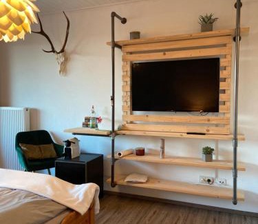 Simmersfeld Apartment | Cozy Room with Bath & Balcony, Rated 9/10 by Guests