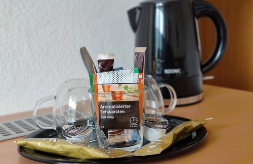 Kraa Apartment | Relaxing Balcony Retreat at Pension Almhof with Spa