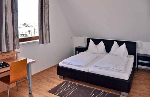 Rust Bed & Breakfast | Cozy Double Room at Hotel am See Rust with Ocean View