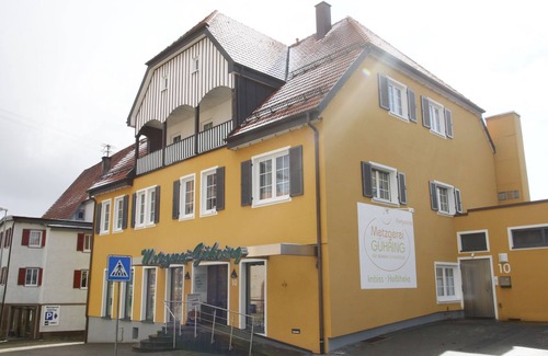 Rosenfeld Apartment | Cozy Double Room with Shower and Breakfast Included