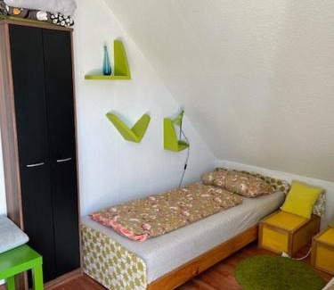 Fischbach House | Comfortable Double Room with Shared Bathroom in Nürnberg