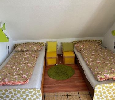 Fischbach House | Comfortable Double Room with Shared Bathroom in Nürnberg