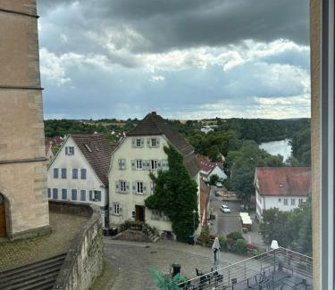 Nuertingen House | Doppelzimmer mit Neckarblick