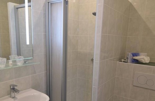 Seeboden Cottage | Doppelzimmer mit Seeblick 2.stock - Pension Frankhofer