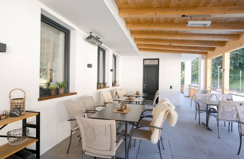 Dienten am Hochkoenig House | Comfortable Doppelzimmer with Spa and Pool at Salzburger Hof