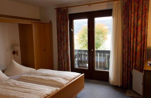 Millstatt Bed & Breakfast | Relaxing Getaway at Pension Härring by the Lake