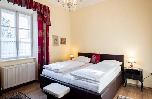 Schwaz House | Discover Comfort at Doppelzimmer - Schloss Mitterhart