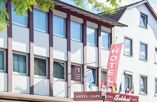 Tuttlingen Apartment | Comfortable Doppelzimmer Standard with Breakfast Included