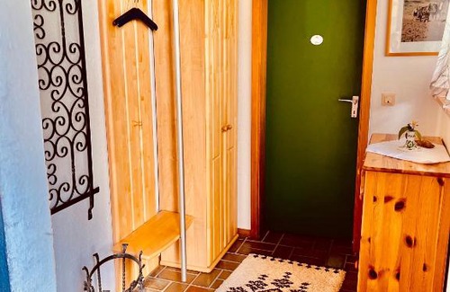 Erpfingen Bed & Breakfast | Comfortable Doppelzimmer Waldblick for Family Getaways