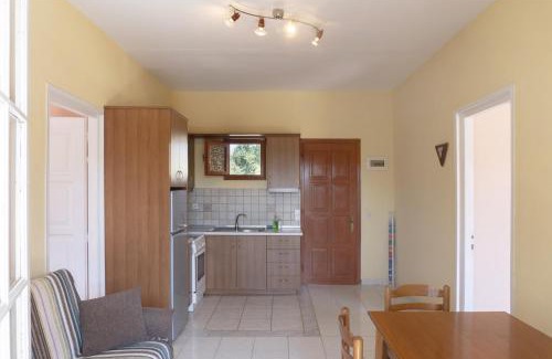 Agios Georgios Pagon Apartment | Family-Friendly Dora Apartment Pagoi - 4 Star Stay