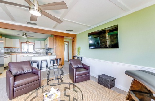 Tavares Apartment | Dora Canal Views & Shared Dock: Apt in Tavares!
