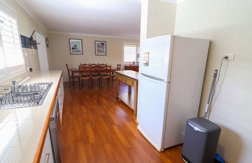 Dora Creek House | Dora Lodge - fishing, bikes and river frontage