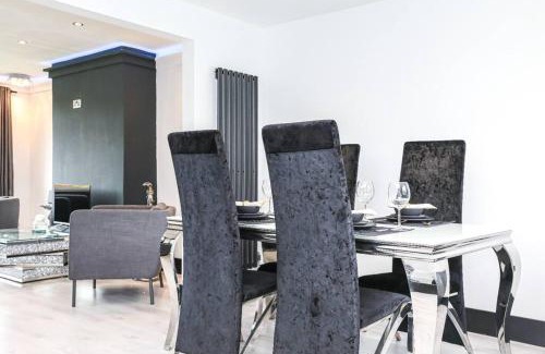 Glasgow House | Pet-Friendly Retreat at Doralan with 9.5/10 Guest Rating