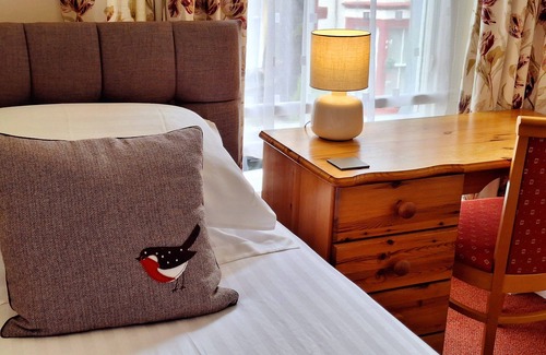 Keswick Bed & Breakfast | Elegant Dorchester House: 4-Star Oceanfront Retreat