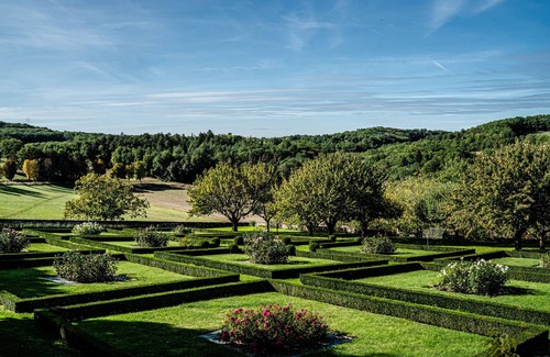 Castelnaud-la-Chapelle House | Elegant Dordogne Chateau with Pool and Scenic Views