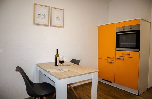 Passau House | DoreyHome | Modern House with Free Parking & Family Perks