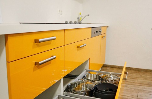 Passau House | DoreyHome | Modern House with Free Parking & Family Perks