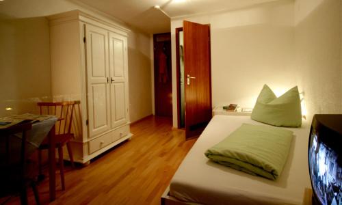 Mellau House | Discover Dorfgasthof Adler: Family-Friendly Retreat with Hot Tub
