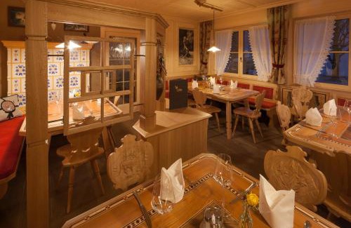 Mellau House | Discover Dorfgasthof Adler: Family-Friendly Retreat with Hot Tub