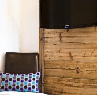 Ischgl Apartment | Experience Dorfplatzl: 4-Star Stay with Breakfast Included