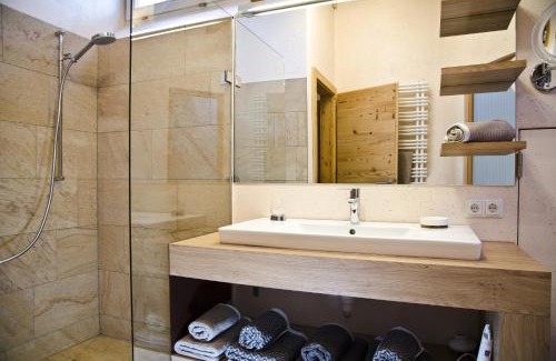 Ischgl Apartment | Experience Dorfplatzl: 4-Star Stay with Breakfast Included