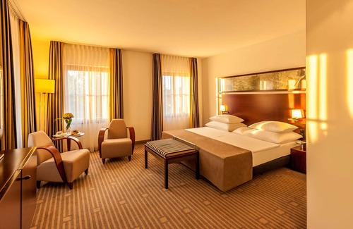 Weimar Hotel | Elegant Dorint Am Goethepark Weimar with Spa & Dining Options