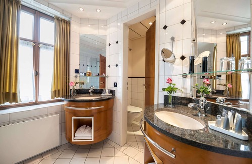 Weimar Hotel | Elegant Dorint Am Goethepark Weimar with Spa & Dining Options