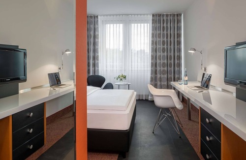 Innenstadt Hotel | Relaxing Stay at Dorint Kongresshotel Düsseldorf/Neuss