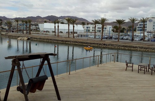Negev Desert Apartment | Elegant Waterfront Apartment with Ocean View & Spa Amenities