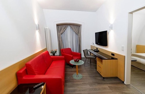 Strehlen House | Comfortable Stay at DORMERO Hotel Dresden City with Spa