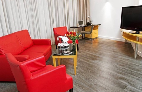 Strehlen House | Comfortable Stay at DORMERO Hotel Dresden City with Spa