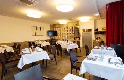 Sudstadt-Bult Hotel | Comfortable DORMERO Hotel Hannover: Pet Friendly & Spa Retreat