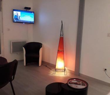 Montauban Apartment | Tranquil Retreat at Carreyrat in Verdant Montauban