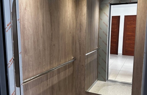 Macrodistrito Sur House | Cozy Room with Private Bath in Vibrant Calacoto