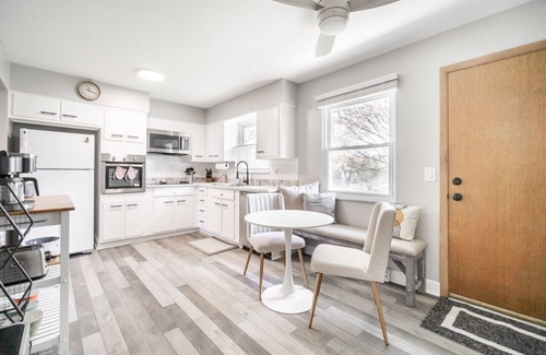 Columbus House | Pet-Friendly Dorothy Den: Boho Home with Breakfast & Garage