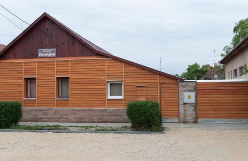 Hodmezovasarhely House | Welcoming Dorottya Vendégház: Guest Rated 9/10 and Family-Friendly