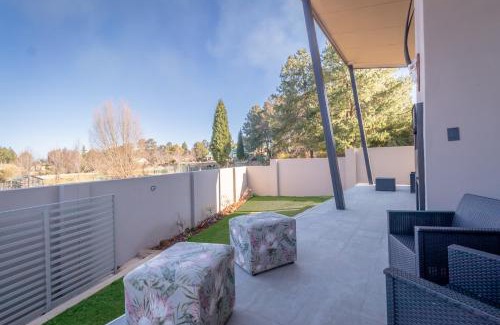 Dullstroom Villa | Wonderful Dorpshuis: Family-Friendly Getaway with 9.7 Rating