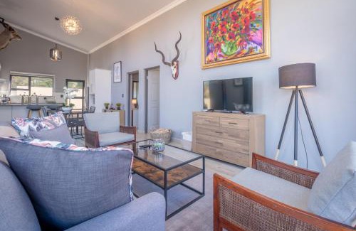 Dullstroom Villa | Wonderful Dorpshuis: Family-Friendly Getaway with 9.7 Rating