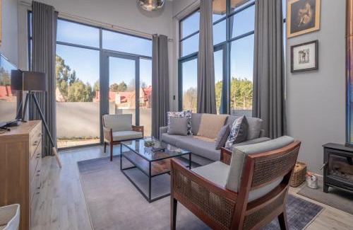 Dullstroom Villa | Wonderful Dorpshuis: Family-Friendly Getaway with 9.7 Rating
